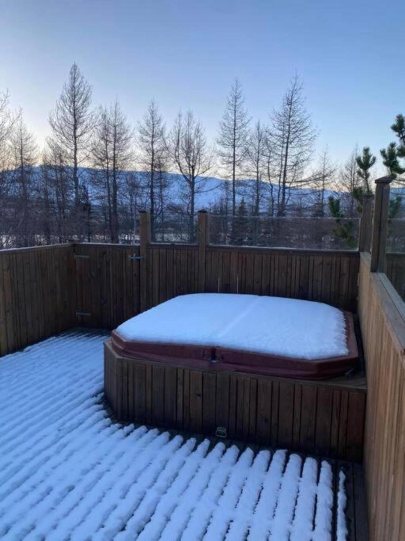 Cozy 2 Bedroom Cottage With Hot Tub Akureyri Exteriér fotografie