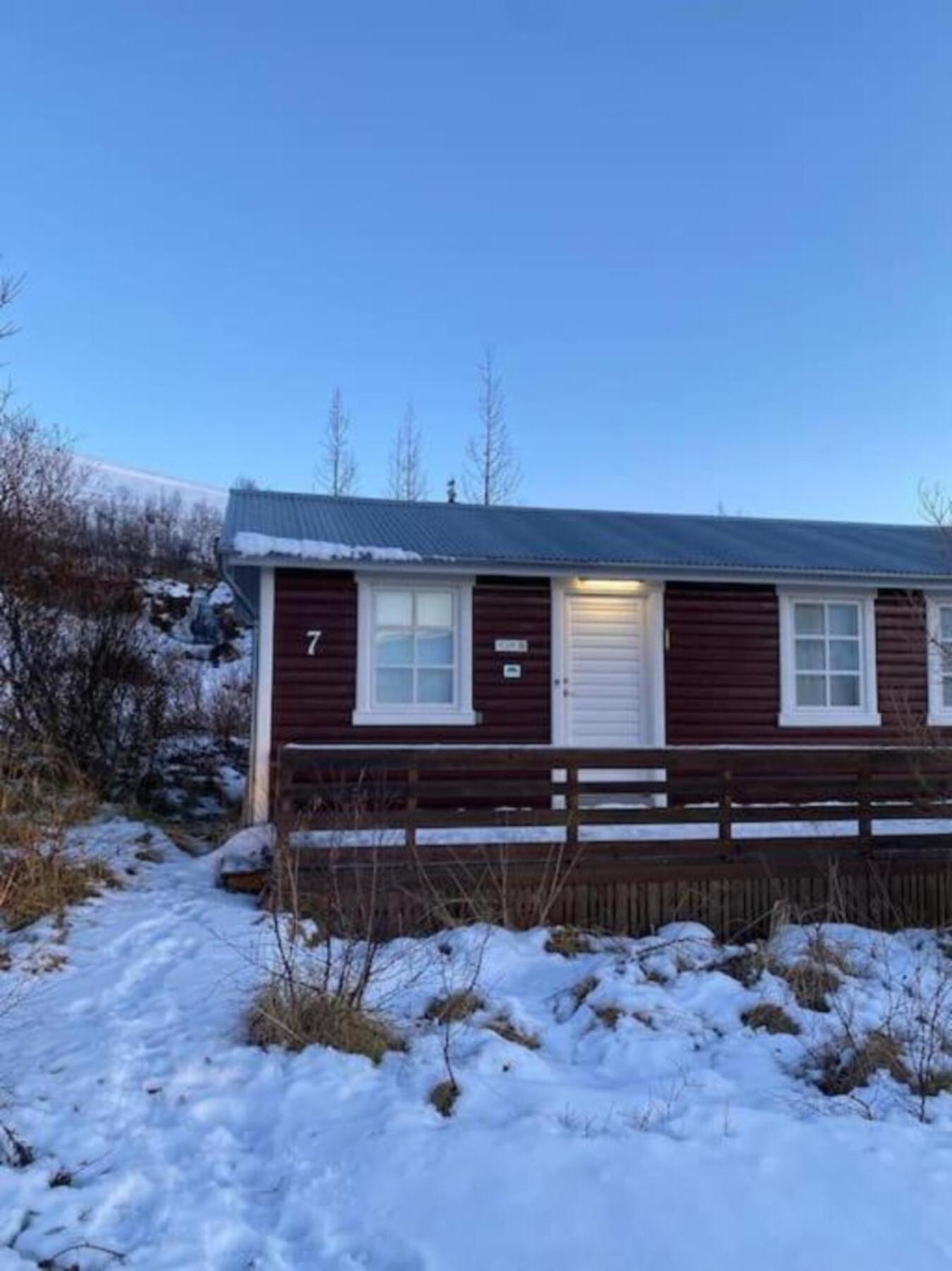 Cozy 2 Bedroom Cottage With Hot Tub Akureyri Exteriér fotografie